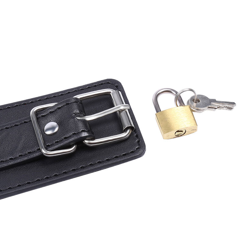 OHMAMA FETISH O-Ring Retenções de Pulso Bloqueadas, acessório BDSM de alta qualidade para jogos de controlo e exploração.