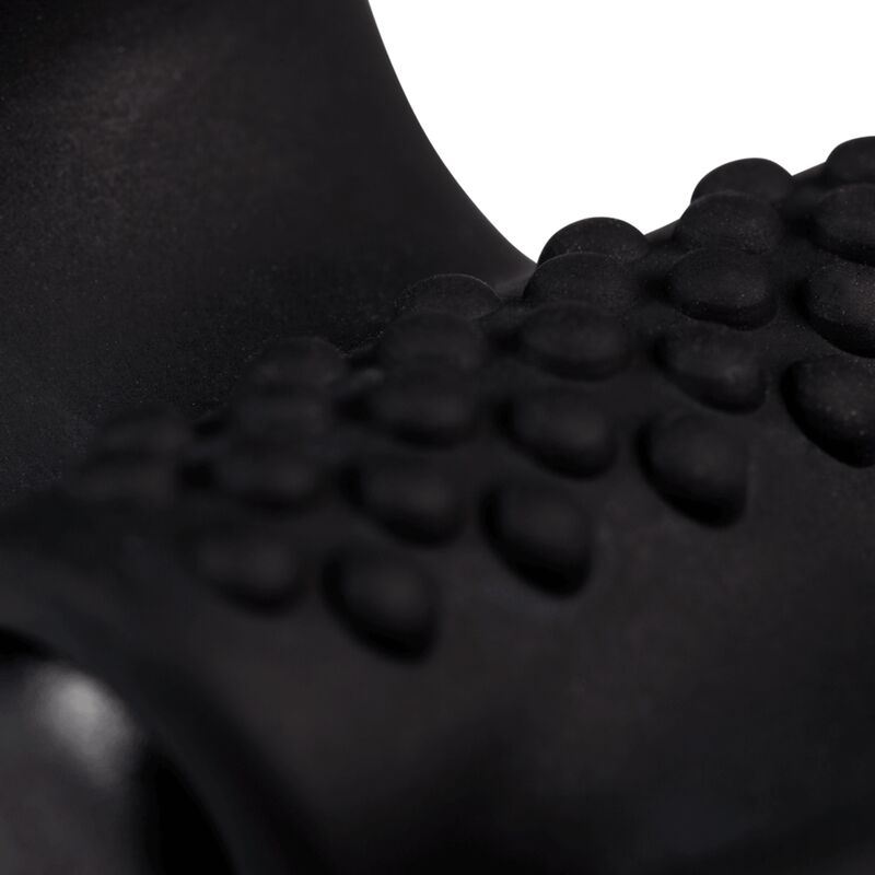 Close-up do ADRIEN LASTIC Anel Vibrador Lingus Black, mostrando o anel duplo e o estimulador em forma de língua para prazer a dois.