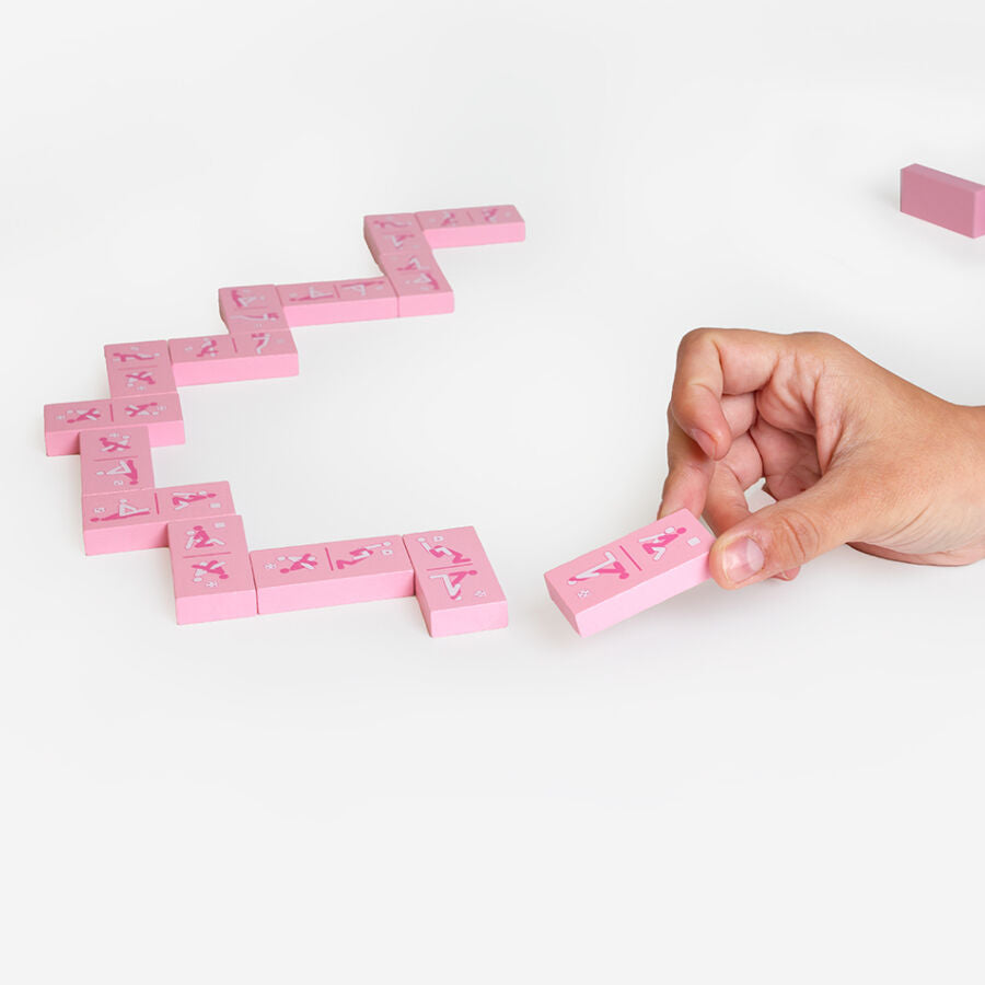 Jogo de Dominó Kinky de Madeira SECRETPLAY para casais com ilustrações eróticas.