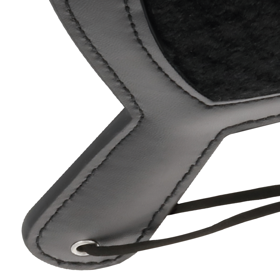 Pá de Velor BDSM Darkness Preta para jogos de dominação e submissão.