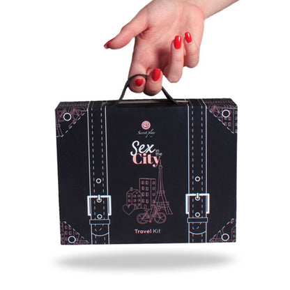 Kit de Viagem SECRETPLAY Sexo na Cidade com vibrador, dado e acessórios para casais.