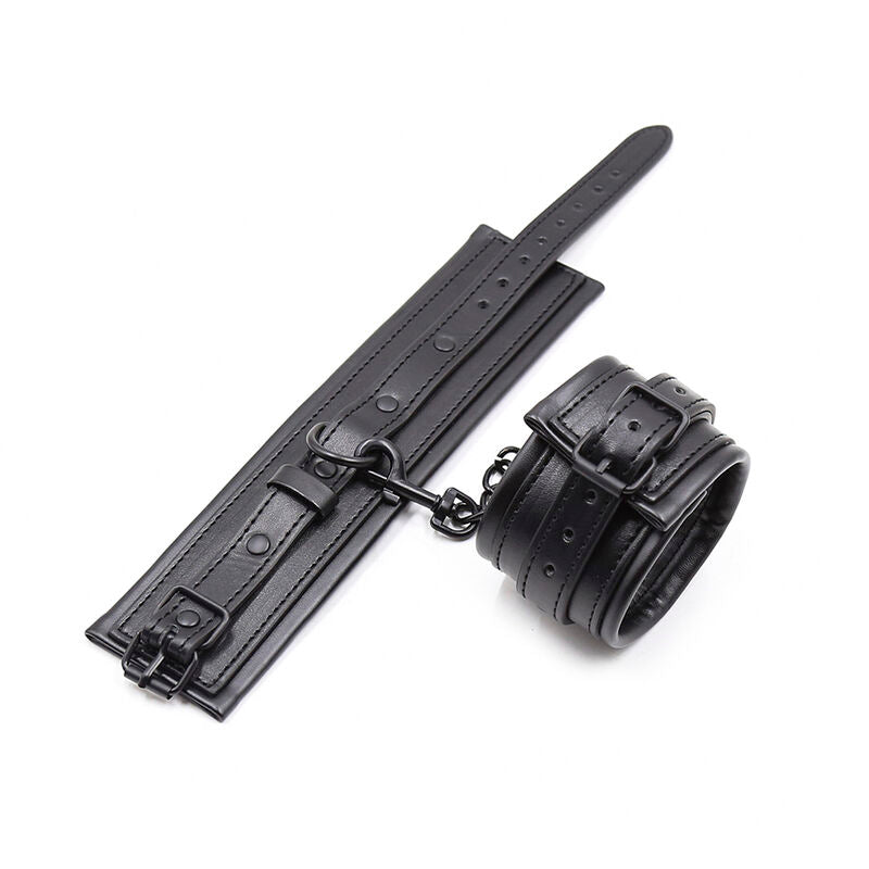 Restrições de pulso ajustáveis em couro sintético Ohmama Fetish para práticas BDSM