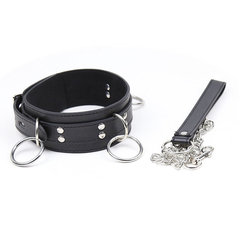 Colar de submissão OHMAMA FETISH com trela e 3 anéis para práticas BDSM, detalhe do material em imitação de couro.