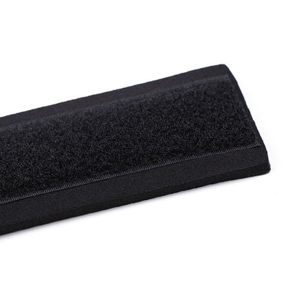 Detalhe das Algemas de Pulso OHMAMA FETISH em Neoprene, mostrando o material, ajuste e fecho.