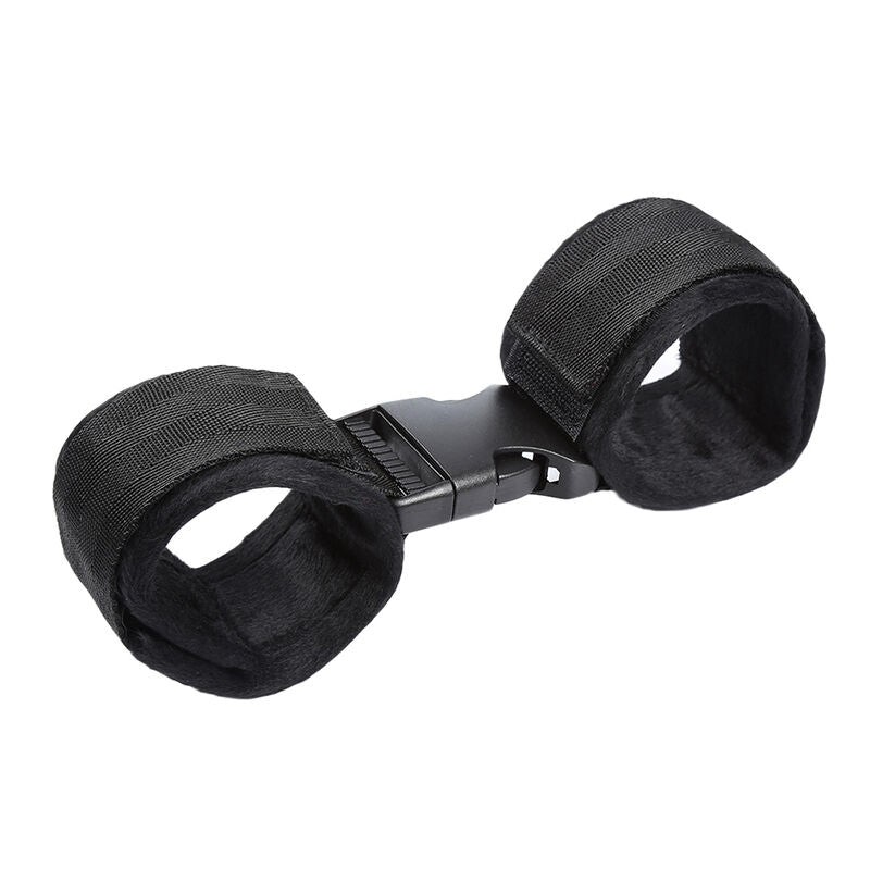 Close-up das Algemas de Pulso OHMAMA FETISH de Nylon com Velcro, mostrando a textura e o fecho ajustável.