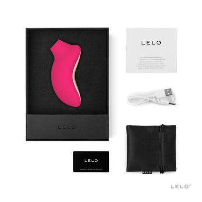 LELO Estimulador de Clitóris SONA 2 Cereja em destaque, mostrando seu design ergonômico e material de silicone.