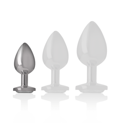 Close-up do Plug Anal de Metal Intense com Cristal Prata Tamanho S, destacando o design elegante e a joia.