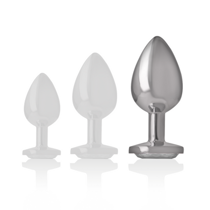 Plug Anal Intense de Metal com Cristal Prata Tamanho L, mostrando o detalhe da joia e o acabamento metálico.