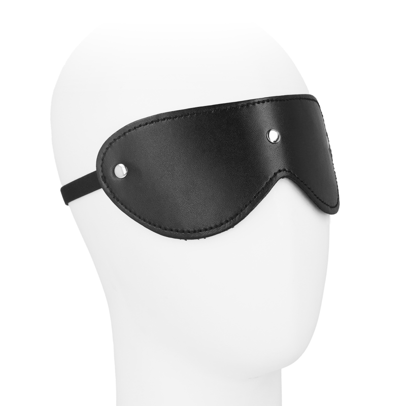 Detalhe do OHMAMA Conjunto BDSM para Casais - Kit Essencial, exibindo os acessórios para exploração íntima.