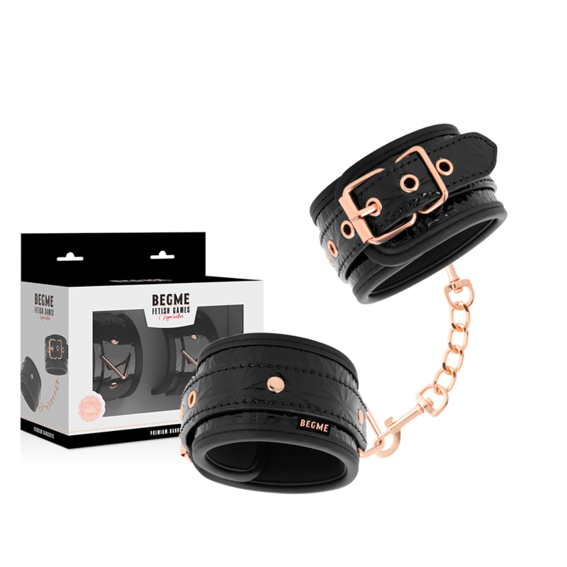 Close-up das Algemas BEGME Black Edition Premium, mostrando o couro vegano e fivelas.