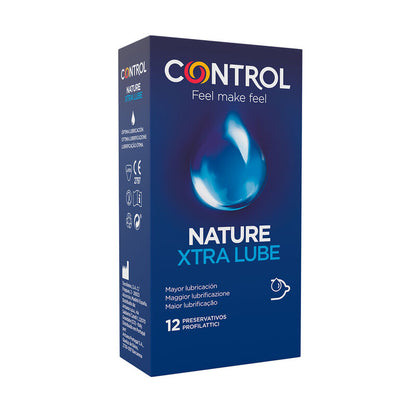 Caixa de preservativos CONTROL Adapta Nature Extralube com 12 unidades, destacando a embalagem e a marca.