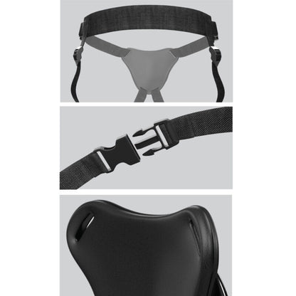 Arnês Body Dock Universal Strap-On PIPEDREAMS com sistema de sucção patenteado para dildos.