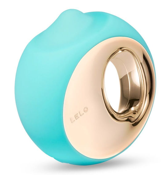 Close-up of the LELO Estimulador de Sexo Oral ORA 3 Aqua, showing its ergonomic design and premium silicone texture.