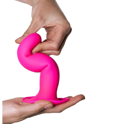 Close-up do vibrador de silicone Adrien Lastic Hitsens 4 Fúcsia, mostrando seu formato ergonômico e cor vibrante.