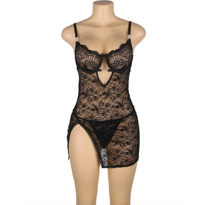 Babydoll de Renda SUBBLIME preto com alças ajustáveis, destacando a delicadeza da renda.