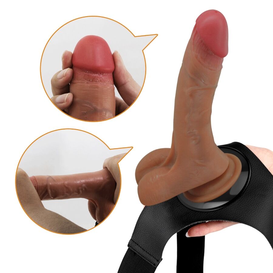 Close-up da Calcinha Universal PRETTY LOVE com Dildo Vibratório e Squirting 15,5 CM Mulato, mostrando o design realista e o arnês ajustável.