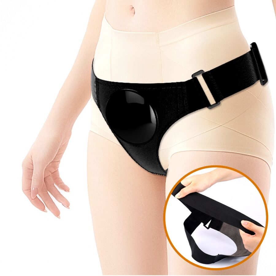 Close-up da Calcinha Universal PRETTY LOVE com Dildo Vibratório e Squirting 15,5 CM Mulato, mostrando o design realista e o arnês ajustável.