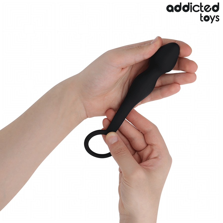 Close-up do ADDICTED TOYS Plug Anal com Anel Modelo 2 em silicone médico.