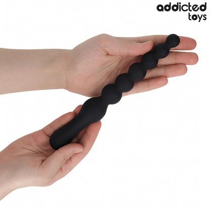 Close-up do Massageador Anal Progressivo 24 CM da Addicted Toys em silicone, mostrando sua forma e textura suave.