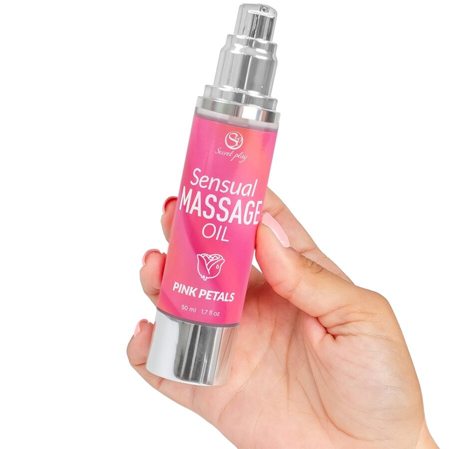 Embalagem do Óleo de Massagem SECRETPLAY Pink Petales 50ml, com detalhes do aroma de rosas e textura suave.