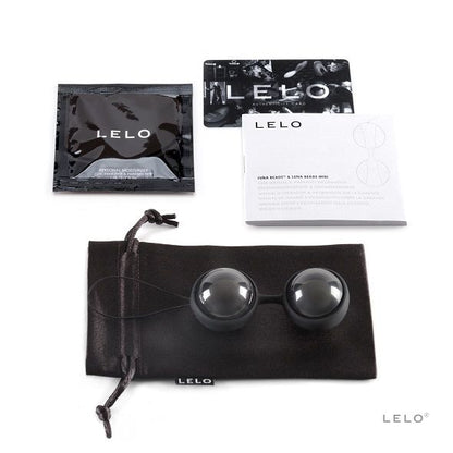 Close-up of the LELO LUNA Beads Noir Kegel Balls showing their elegant design and smooth texture.