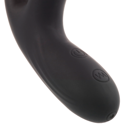 Massageador anal vibratório Addicted Toys preto com design ergonómico para estimulação da próstata e testículos.