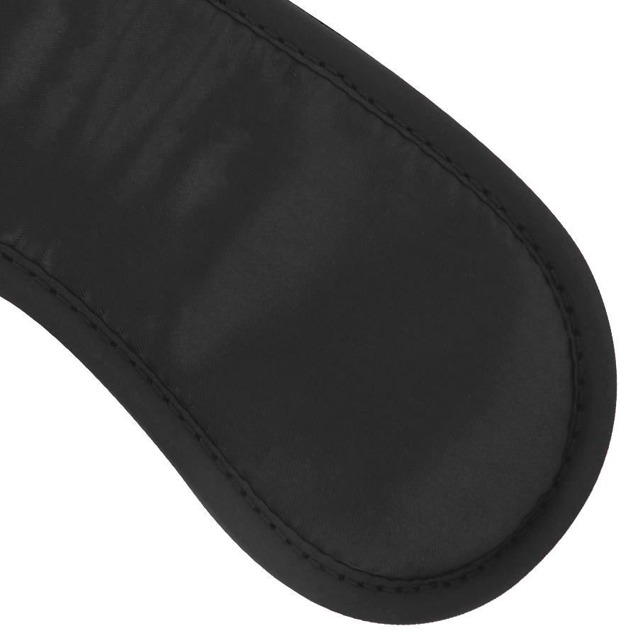 Máscara de cetim preta ajustável Darkness para jogos de BDSM e privação sensorial.