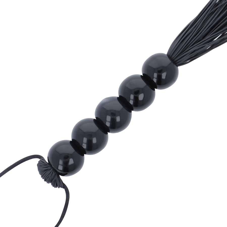 Chicote de bondage fino preto Darkness de 45cm, mostrando o design elegante e o cabo para manuseio.