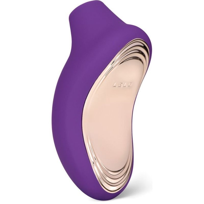 Close-up do LELO Estimulador Clitoriano Sona 2 Lilás, mostrando sua textura suave e bocal ergonómico.