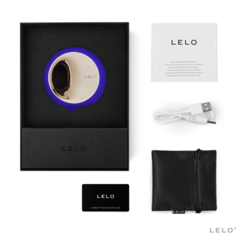 Close-up do LELO ORA 3 Simulador de Sexo Oral Azul Meia-Noite, mostrando seu design ergonômico e língua rotativa.