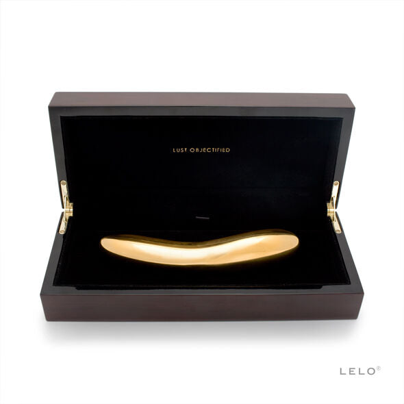 Close-up of the LELO Vibrador Inez Banhado a Ouro 24K, showcasing its elegant design and luxurious finish.