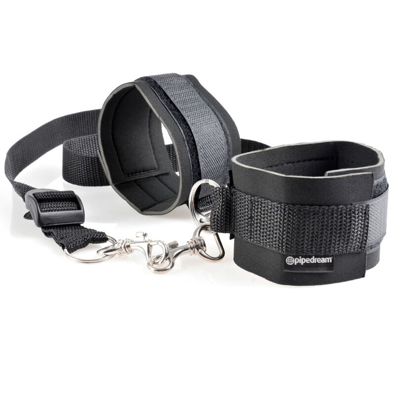 Close-up do Conjunto de Punhos e Amarras Ajustáveis FETISH FANTASY com Máscara, mostrando seus detalhes.