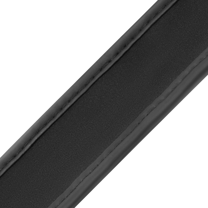 Close-up do Colar de Corrente Fetish Submissive com Forro de Neoprene e detalhe do anel.