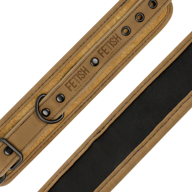 Close-up das algemas de tornozelo FETISH SUBMISSIVE em couro vegano com forro de neoprene.